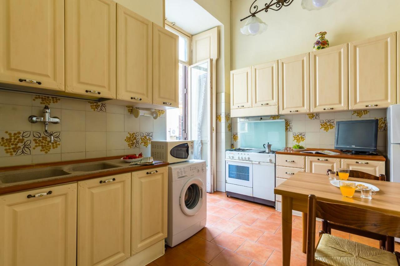 Rettifilo Family Apartment By Wonderful Italy Naples Luaran gambar
