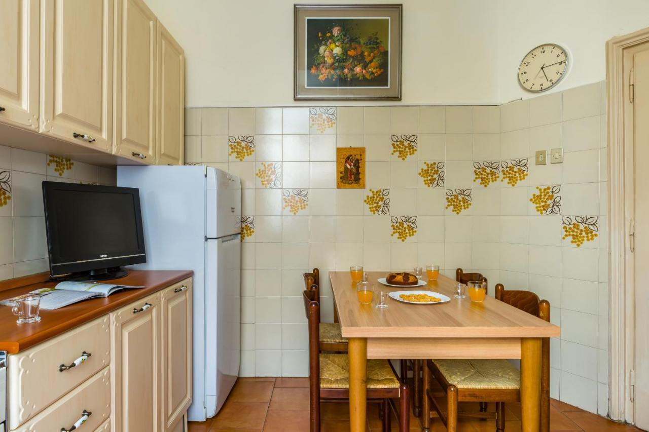 Rettifilo Family Apartment By Wonderful Italy Naples Luaran gambar